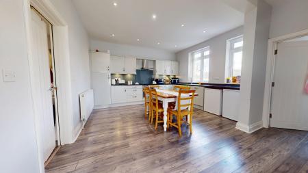 2 bedroom Flat to let in Beulah Road, Rhiwbina, Cardiff, CF14