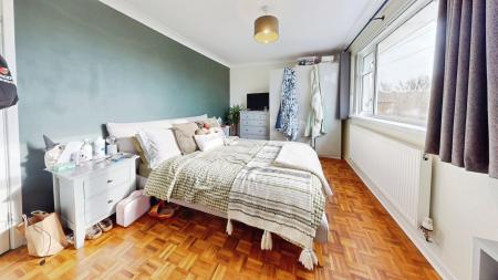 2 bedroom Maisonette to let in Thornhill Road, Rhiwbina, Cardiff, CF14