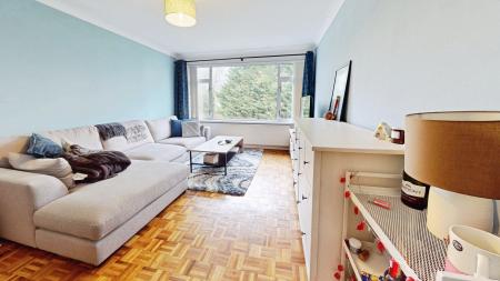 2 bedroom Maisonette to let in Thornhill Road, Rhiwbina, Cardiff, CF14