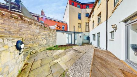 1 bedroom Flat to let in Queens Road, Penarth, CF64