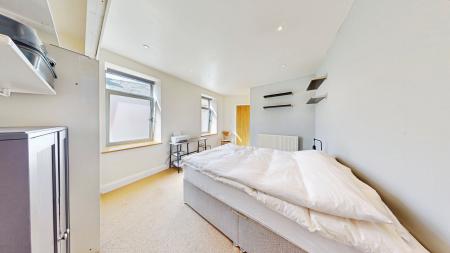 1 bedroom Flat to let in Queens Road, Penarth, CF64