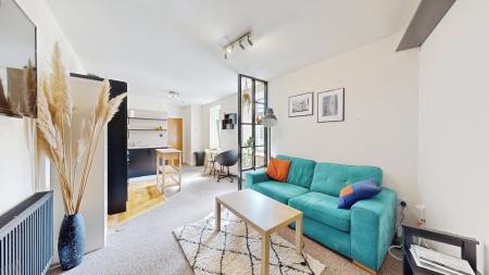 1 bedroom Flat to let in Queens Road, Penarth, CF64