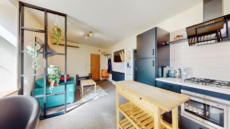 1 bedroom Flat to let in Queens Road, Penarth, CF64