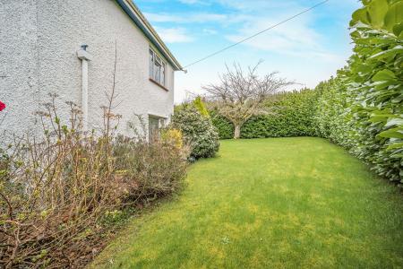 4 bedroom Detached house for sale in Groves Road, Newport, NP20