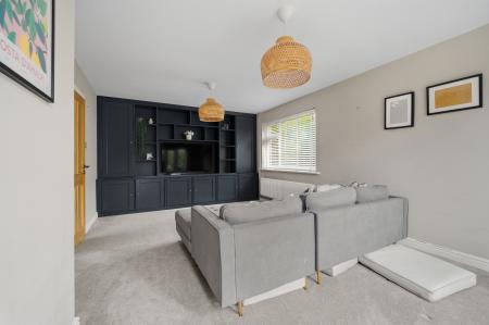 4 bedroom Detached house for sale in Groves Road, Newport, NP20