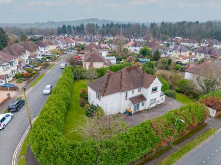 4 bedroom Detached house for sale in Groves Road, Newport, NP20