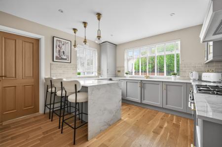4 bedroom Detached house for sale in Groves Road, Newport, NP20