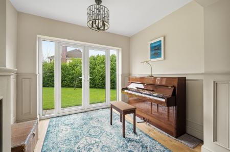 4 bedroom Detached house for sale in Groves Road, Newport, NP20