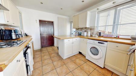 3 bedroom Semi-detached house to let in Newbridge Road, Pontyclun, CF72