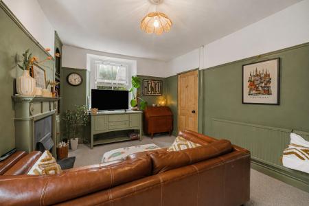 4 bedroom Detached house for sale in Heol Hir, Llanishen, Cardiff, CF14