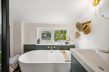 4 bedroom Detached house for sale in Heol Hir, Llanishen, Cardiff, CF14