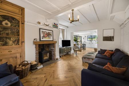 4 bedroom Detached house for sale in Heol Hir, Llanishen, Cardiff, CF14