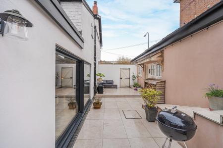 4 bedroom Detached house for sale in Heol Hir, Llanishen, Cardiff, CF14