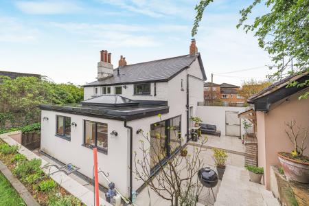 4 bedroom Detached house for sale in Heol Hir, Llanishen, Cardiff, CF14