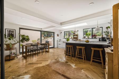 4 bedroom Detached house for sale in Heol Hir, Llanishen, Cardiff, CF14