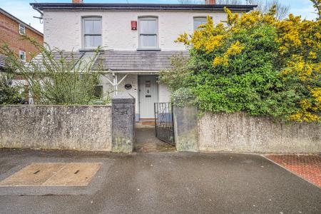 4 bedroom Detached house for sale in Heol Hir, Llanishen, Cardiff, CF14