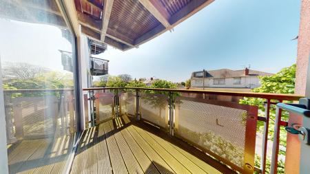 2 bedroom Flat to let in Pantbach Road, Rhiwbina, Cardiff, CF14