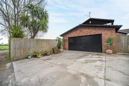 4 bedroom Detached house for sale in Catherine Drive, Cardiff, CF3
