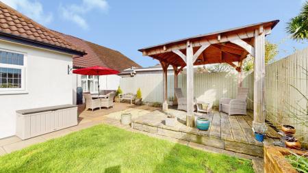 2 bedroom Semi-detached bungalow for sale in Tyn y Parc Road, Rhiwbina, Cardiff, CF14