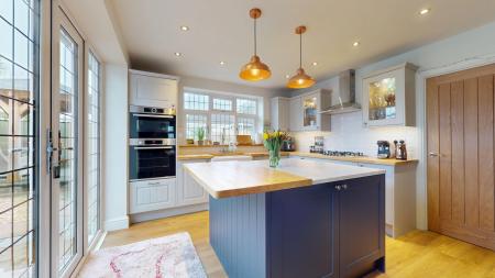 2 bedroom Semi-detached bungalow for sale in Tyn y Parc Road, Rhiwbina, Cardiff, CF14