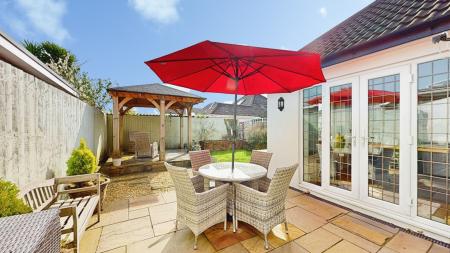 2 bedroom Semi-detached bungalow for sale in Tyn y Parc Road, Rhiwbina, Cardiff, CF14