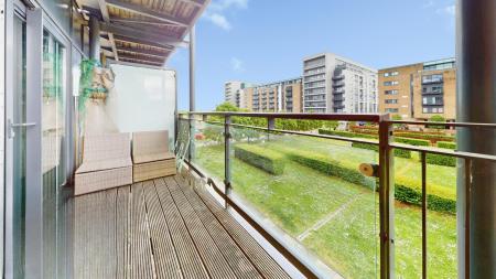 2 bedroom Flat to let in Ferry Court, Butetown, Cardiff, CF11