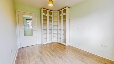 2 bedroom Flat to let in Ferry Court, Butetown, Cardiff, CF11