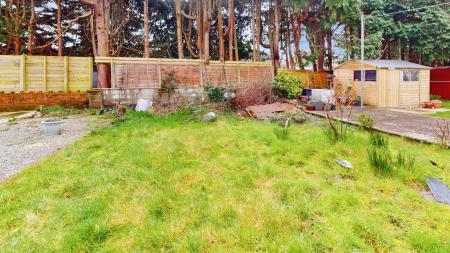 2 bedroom Flat for sale in Clos Hendre, Rhiwbina, Cardiff, CF14