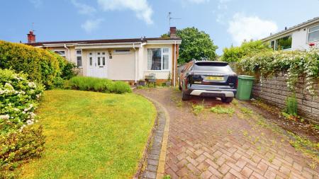 2 bedroom Semi-detached bungalow for sale in Rhos Llan, Rhiwbina, Cardiff, CF14