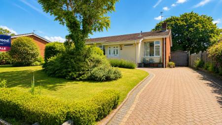 2 bedroom Semi-detached bungalow for sale in Rhos Llan, Rhiwbina, Cardiff, CF14