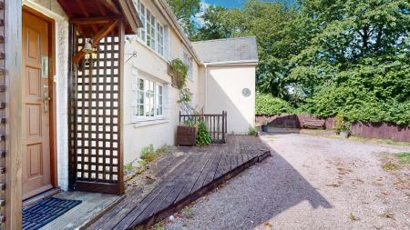 5 bedroom Detached house for sale in St Mellons Road, Lisvane, Cardiff, CF14