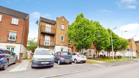 2 bedroom Flat to let in Threipland Drive, Regents Place, Heath, Cardiff, CF14