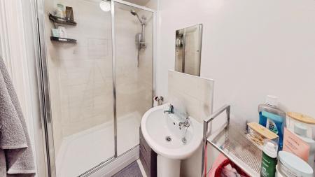 3 bedroom Semi-detached house to let in Stryd Silurian, Llanharry, CF72