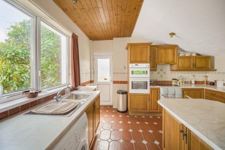 4 bedroom Detached house for sale in Cowbridge Road, Cardiff, CF5