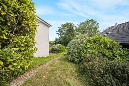 4 bedroom Detached house for sale in Cowbridge Road, Cardiff, CF5
