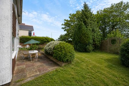 4 bedroom Detached house for sale in Cowbridge Road, Cardiff, CF5