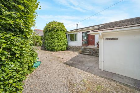 4 bedroom Detached house for sale in Cowbridge Road, Cardiff, CF5