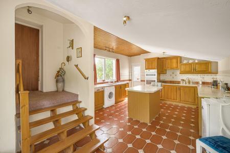 4 bedroom Detached house for sale in Cowbridge Road, Cardiff, CF5