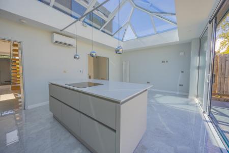 4 bedroom Detached house to let in Gernant, Rhiwbina, Cardiff, CF14