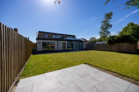 4 bedroom Detached house to let in Gernant, Rhiwbina, Cardiff, CF14