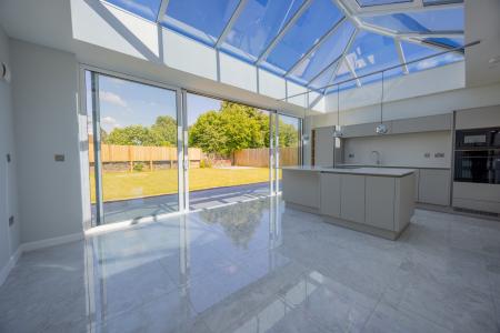 4 bedroom Detached house to let in Gernant, Rhiwbina, Cardiff, CF14