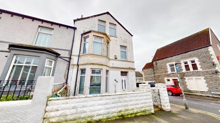 3 bedroom Flat to let in Woodlands Road, Barry, CF62