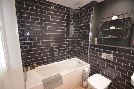 2 bedroom Flat to let in Trade Street, Cardiff, CF10