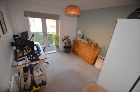 2 bedroom Flat to let in Trade Street, Cardiff, CF10
