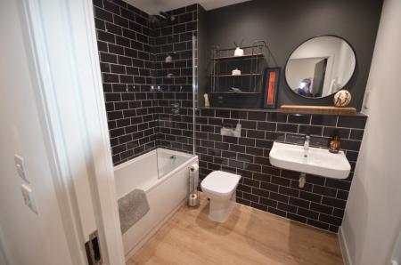 2 bedroom Flat to let in Trade Street, Cardiff, CF10