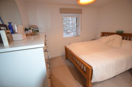 2 bedroom Flat to let in Trade Street, Cardiff, CF10
