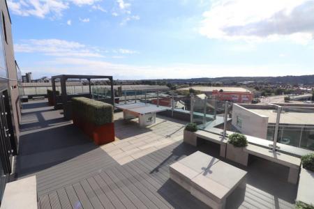 2 bedroom Flat to let in Trade Street, Cardiff, CF10