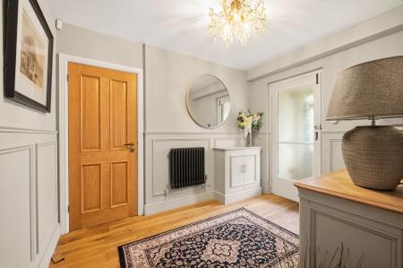4 bedroom Detached house to let in Groves Road, Newport, NP20