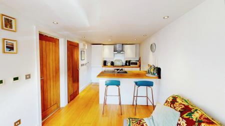 1 bedroom Flat to let in Lionel Road, Canton, Cardiff, CF5