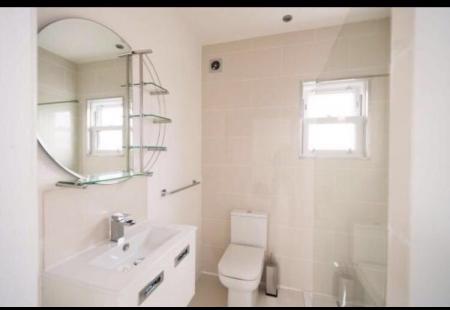 1 bedroom Flat to let in Lionel Road, Canton, Cardiff, CF5